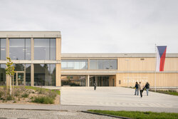 LOŠBATES Primary School
