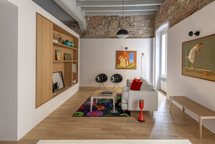 Mezonet v pianu nobile & Byt se zaoblenou stěnou