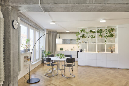 No-Wall Apartment