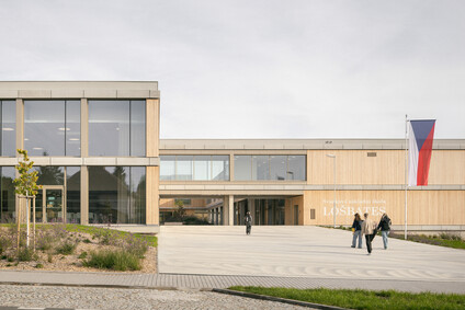 LOŠBATES Primary School