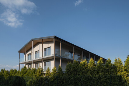 Bytový dům na úpatí Brd