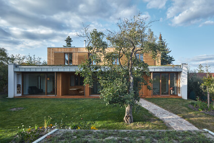 Vila ve staré zahradě